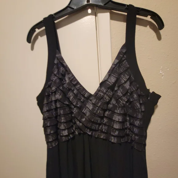 Signature by Robbie Bee Black Maxi Dress with Ruffle Detail - Picture 2 of 6
